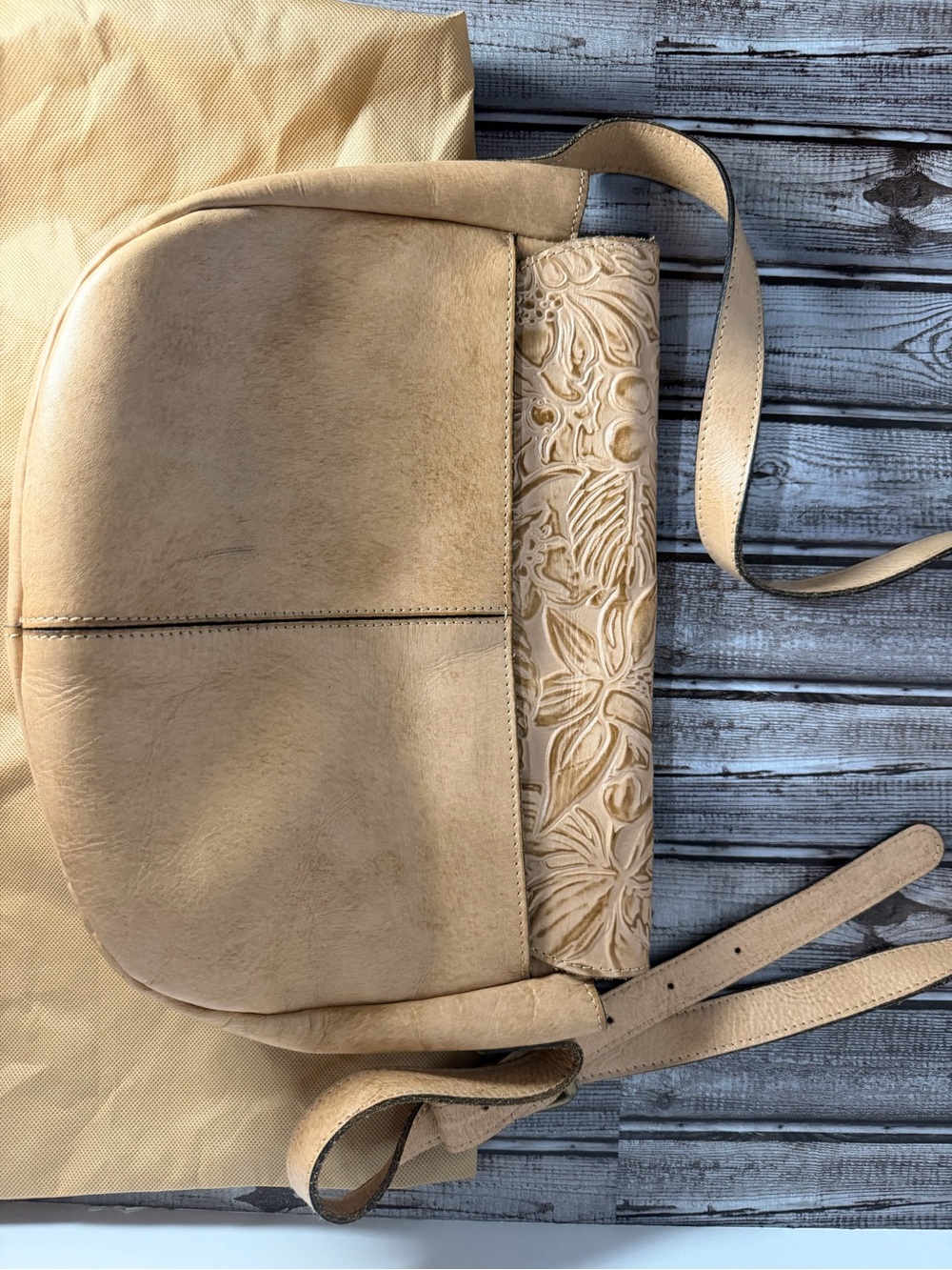 Patricia Nash Beige Tooled Floral Leather Crossbody - Picture 7 of 8